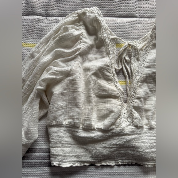 AE Studio Open Back Lace Trim Blouse - Picture 5 of 9